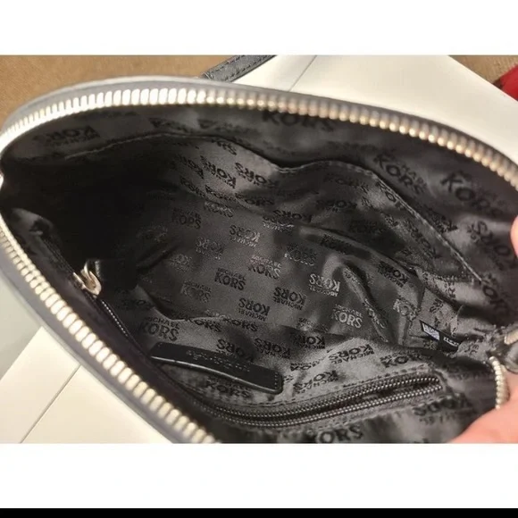 Authentic Mk bag - Picture 4 of 4